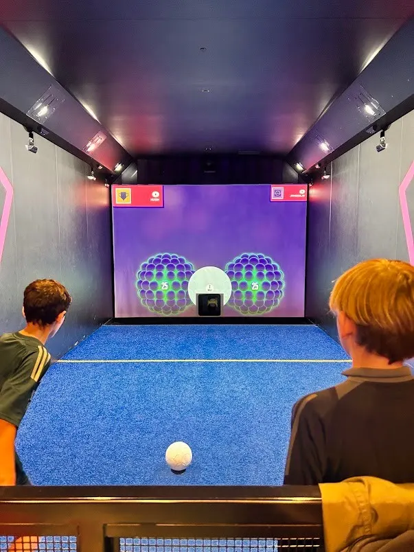 Toca Social interactive football